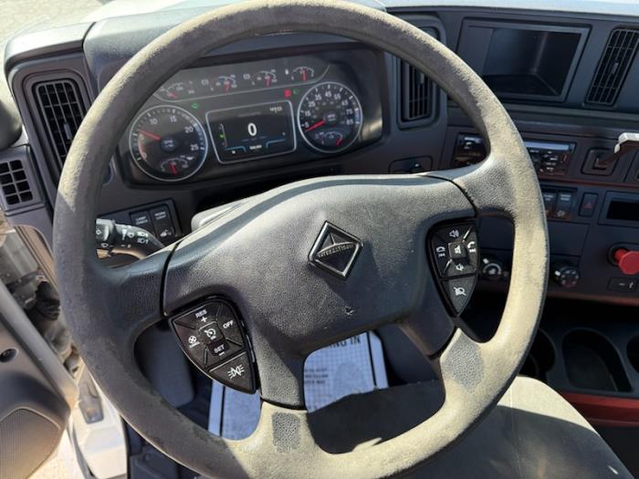 2018 International LT625-8