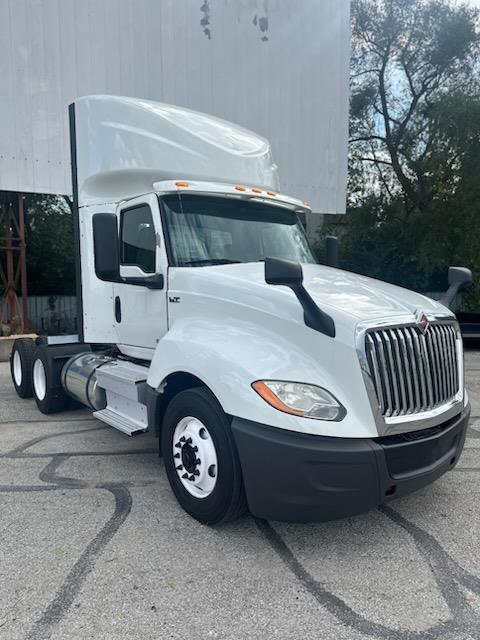 2018 International LT625-8