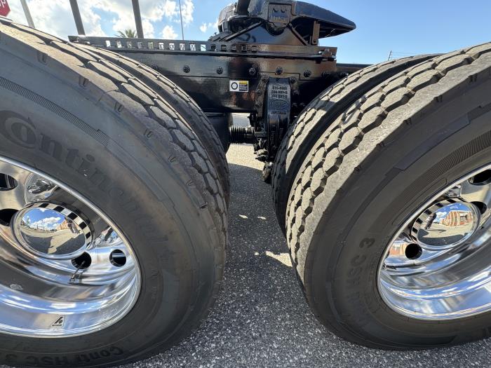 2026 Peterbilt 567-4