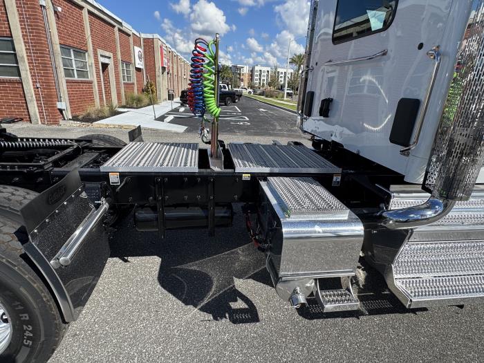 2026 Peterbilt 567-8