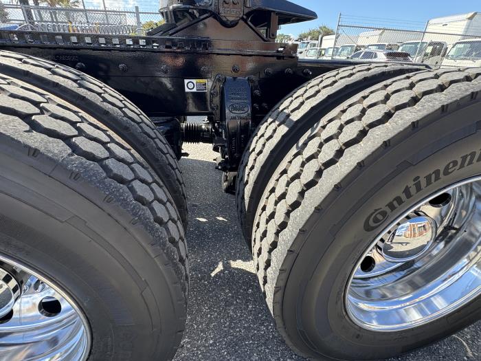 2026 Peterbilt 589-5