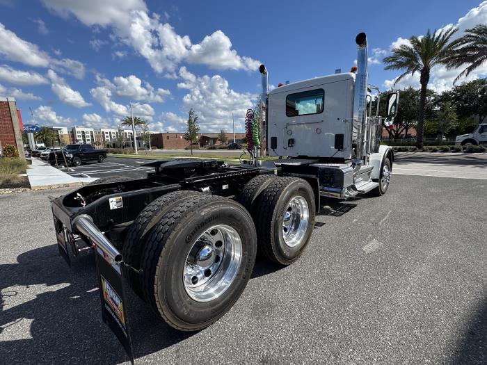 2026 Peterbilt 589-8