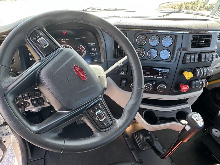 2026 Peterbilt 589-13