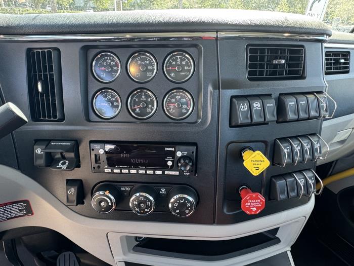 2026 Peterbilt 589-15