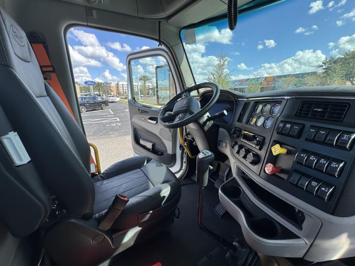2026 Peterbilt 589-23