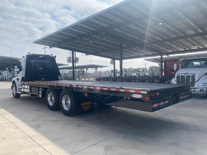 2026 Peterbilt 548-4