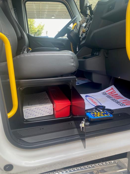 2026 Peterbilt 548-13