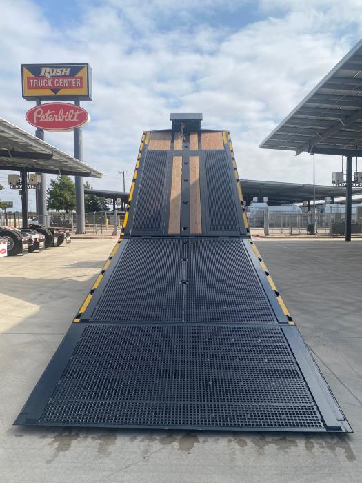 2026 Peterbilt 548-17