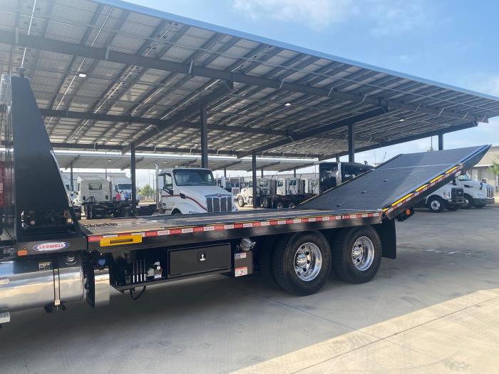 2026 Peterbilt 548-22