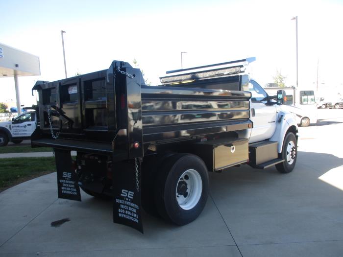 2026 Ford F-750-3