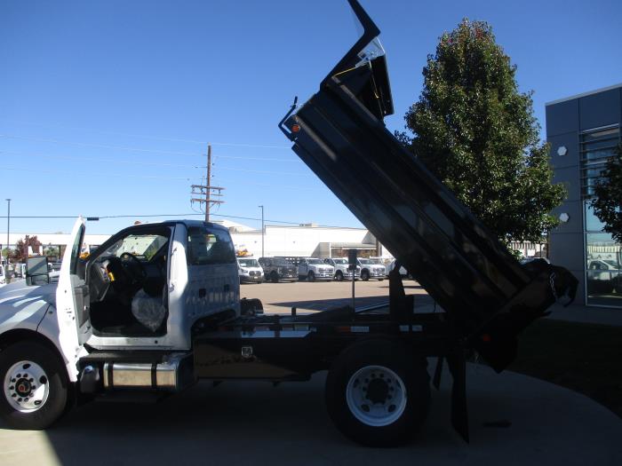 2026 Ford F-750-8