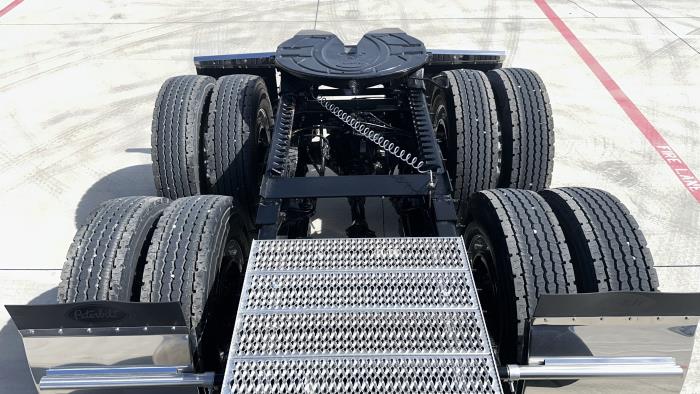 2026 Peterbilt 589-16