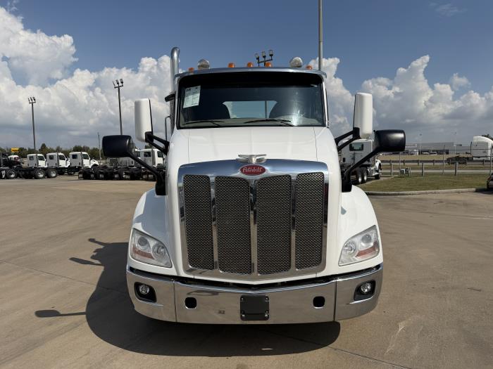 2019 Peterbilt 579-8
