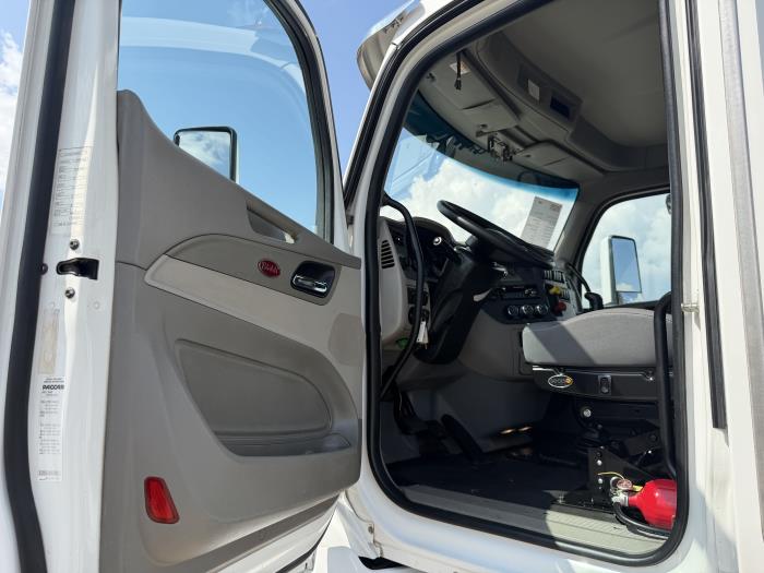 2019 Peterbilt 579-23