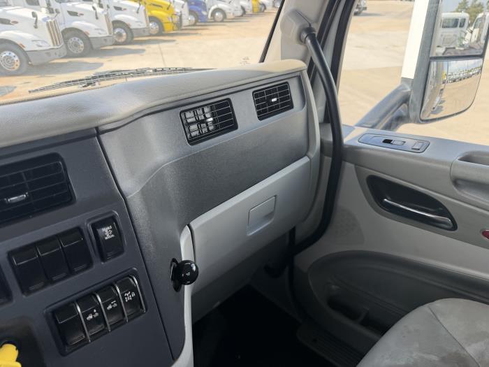 2019 Peterbilt 579-27