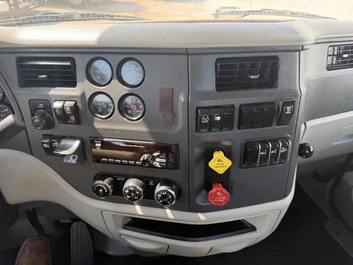 2019 Peterbilt 579-28