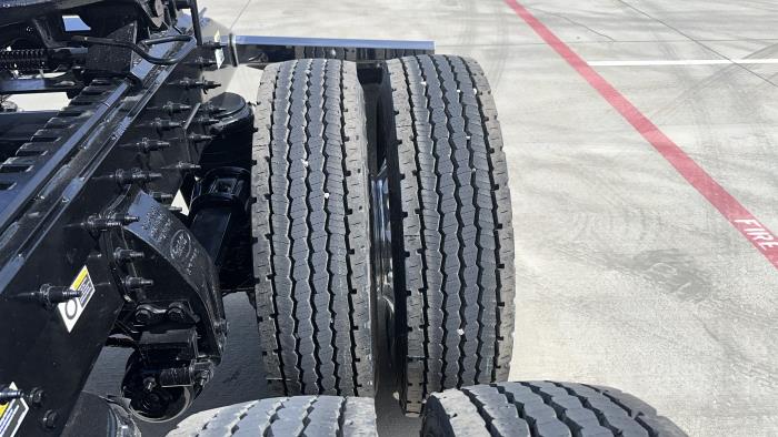 2026 Peterbilt 589-15