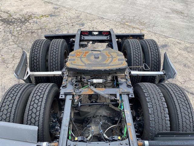 2020 Freightliner Cascadia-3 2020 Freightliner Cascadia-3