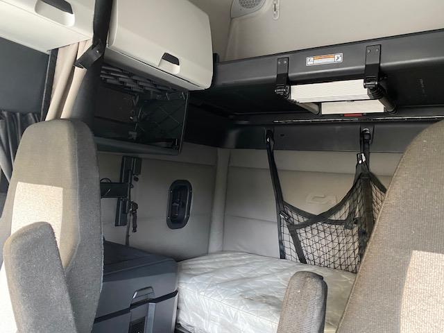 2020 Freightliner Cascadia-21 2020 Freightliner Cascadia-21