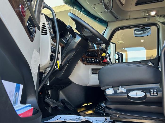 2026 Peterbilt 589-2