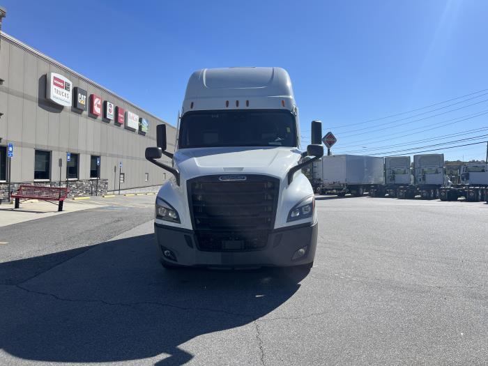 2023 Freightliner Cascadia-2