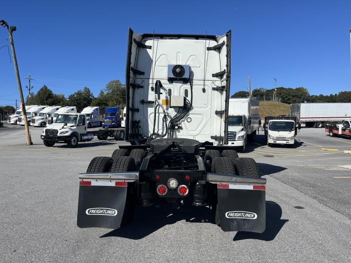2021 Freightliner Cascadia-5