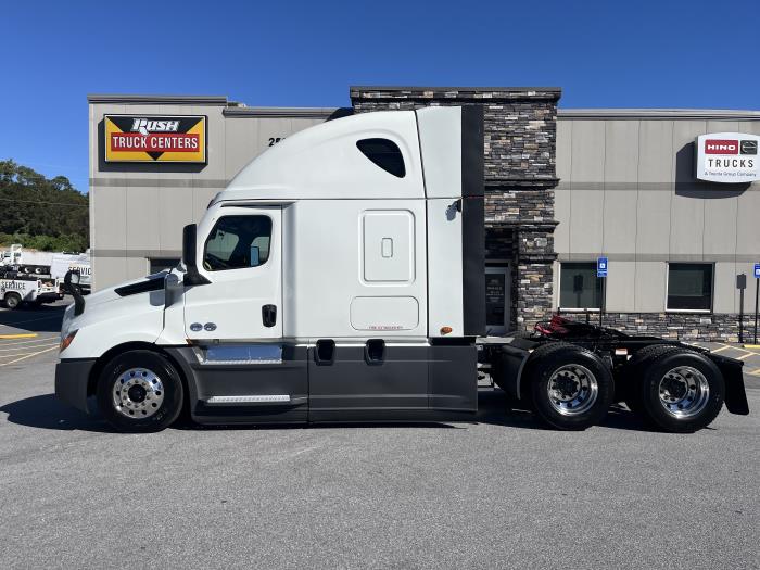 2021 Freightliner Cascadia-6