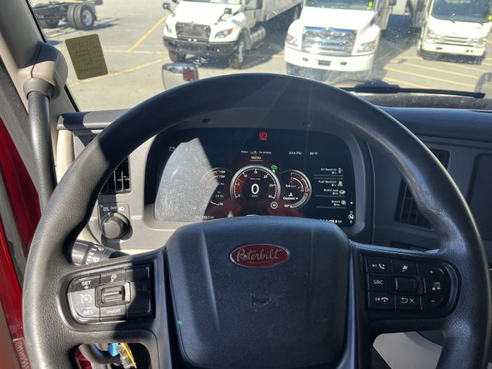 2022 Peterbilt 579-8