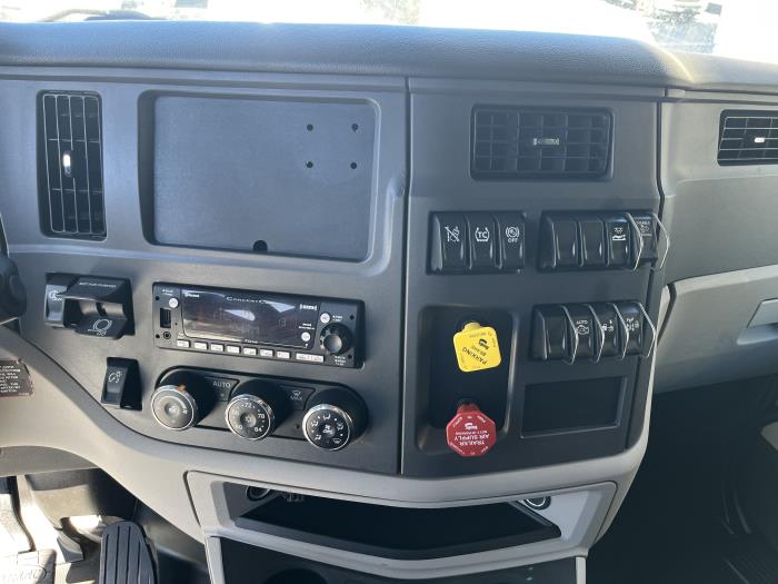 2022 Peterbilt 579-12