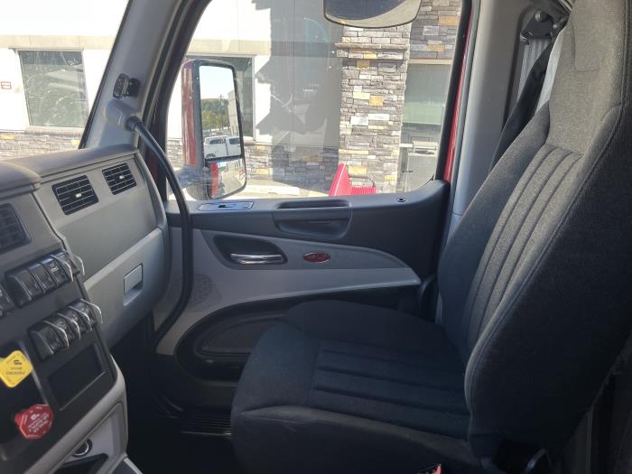 2022 Peterbilt 579-13
