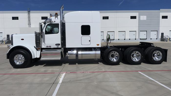 2026 Peterbilt 589-8