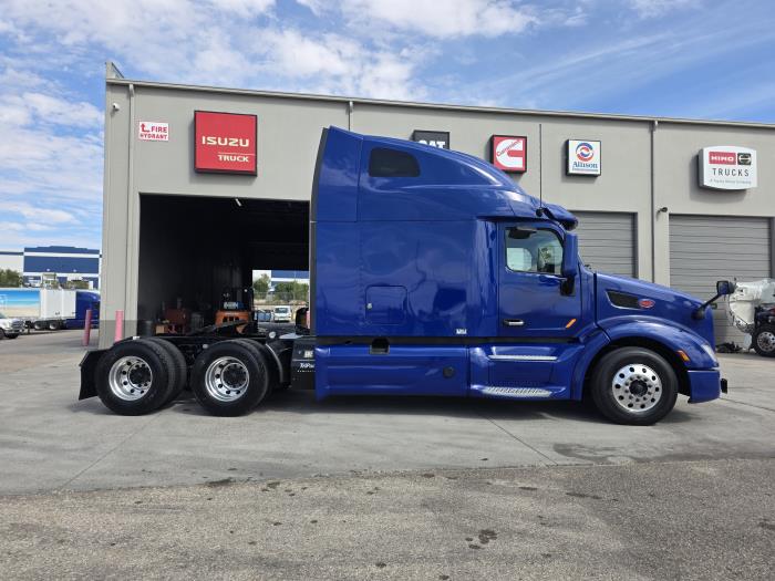 2022 Peterbilt 579-4