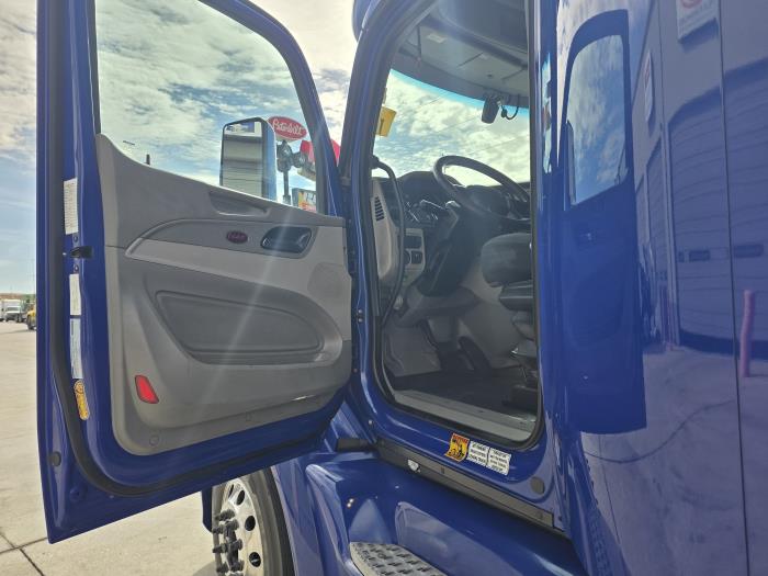 2022 Peterbilt 579-15