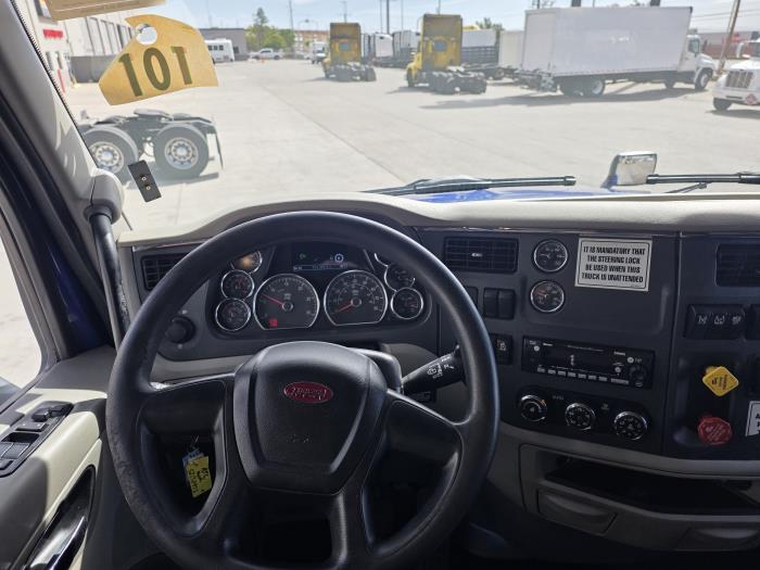 2022 Peterbilt 579-17