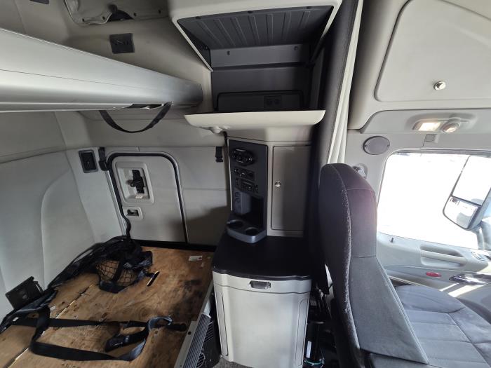 2022 Peterbilt 579-22