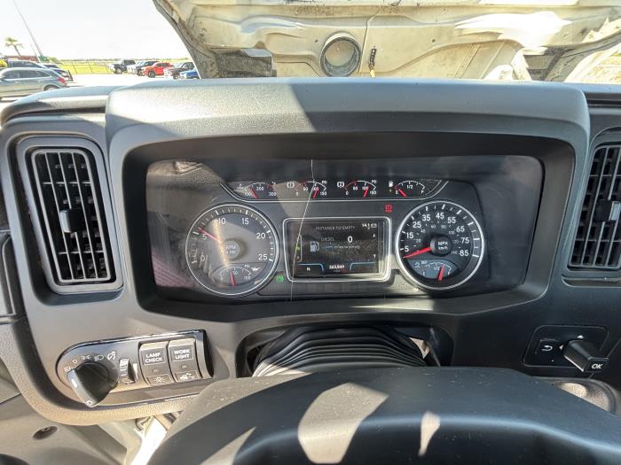 2019 International LT625-8