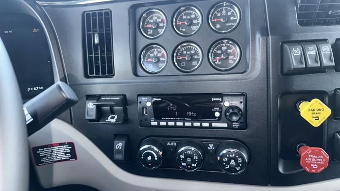 2026 Peterbilt 589-27