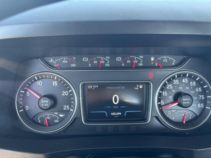 2018 International LT625-8