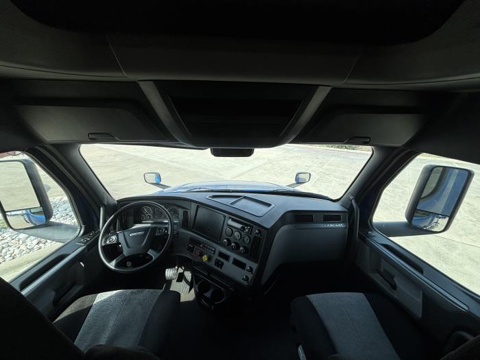 2020 Freightliner Cascadia-4