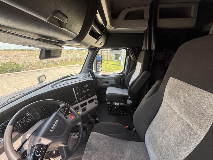 2020 Freightliner Cascadia-5