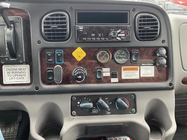 2019 Freightliner Business Class M2 106-21