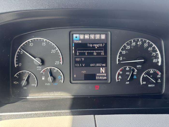 2020 Freightliner Cascadia-8