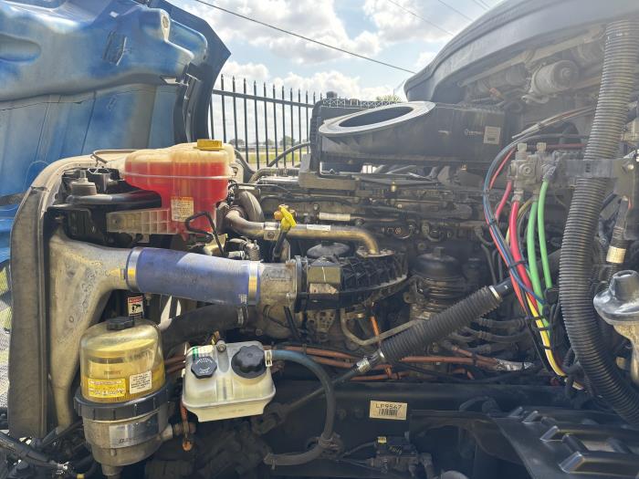 2020 Freightliner Cascadia-9