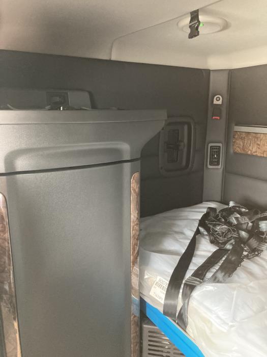 2026 Peterbilt 589-15