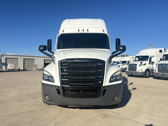 2022 Freightliner Cascadia-2 2022 Freightliner Cascadia-2