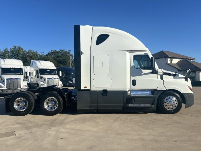 2022 Freightliner Cascadia-4 2022 Freightliner Cascadia-4
