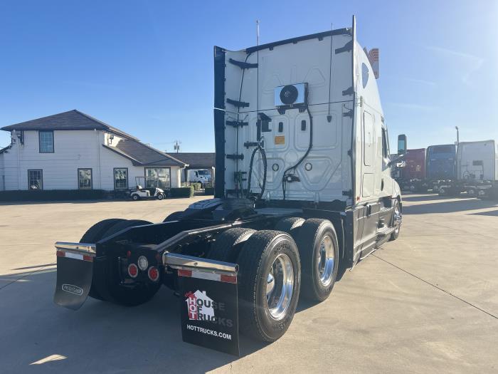 2022 Freightliner Cascadia-5 2022 Freightliner Cascadia-5