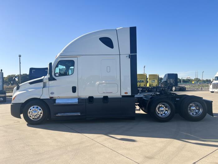 2022 Freightliner Cascadia-8 2022 Freightliner Cascadia-8