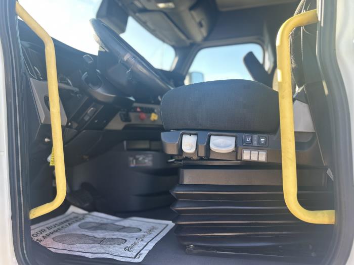 2022 Freightliner Cascadia-9 2022 Freightliner Cascadia-9