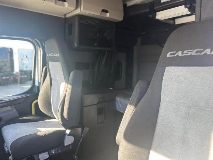 2022 Freightliner Cascadia-10 2022 Freightliner Cascadia-10